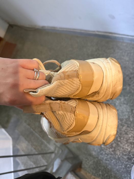 Маратонки с чорапче от плат