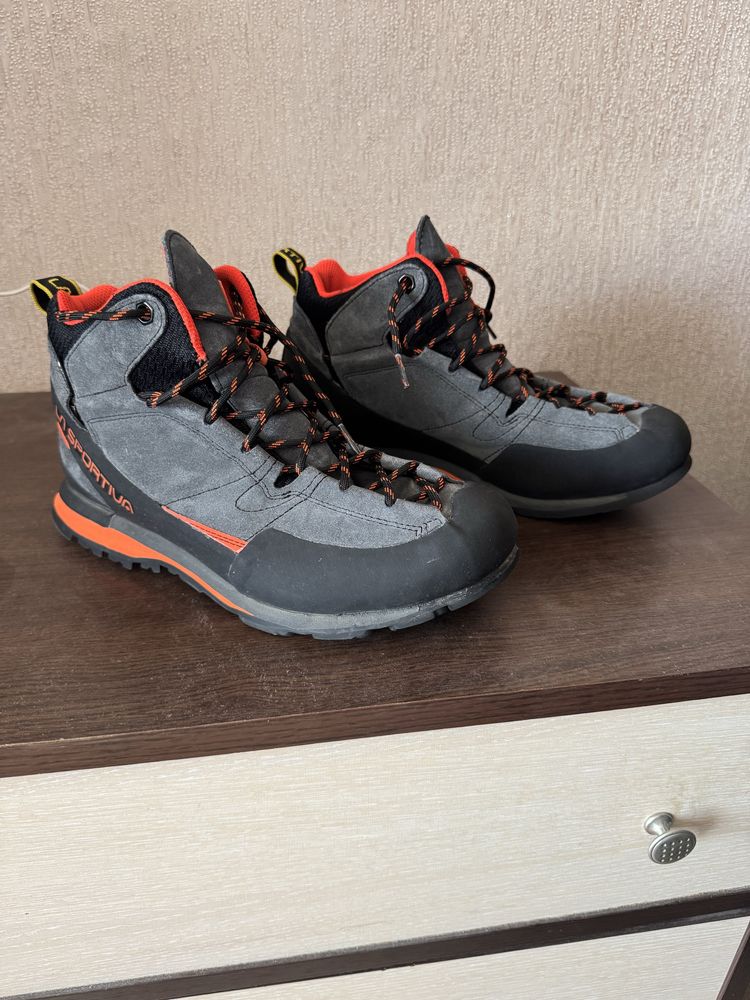 Туристически обувки LA SPORTIVA
