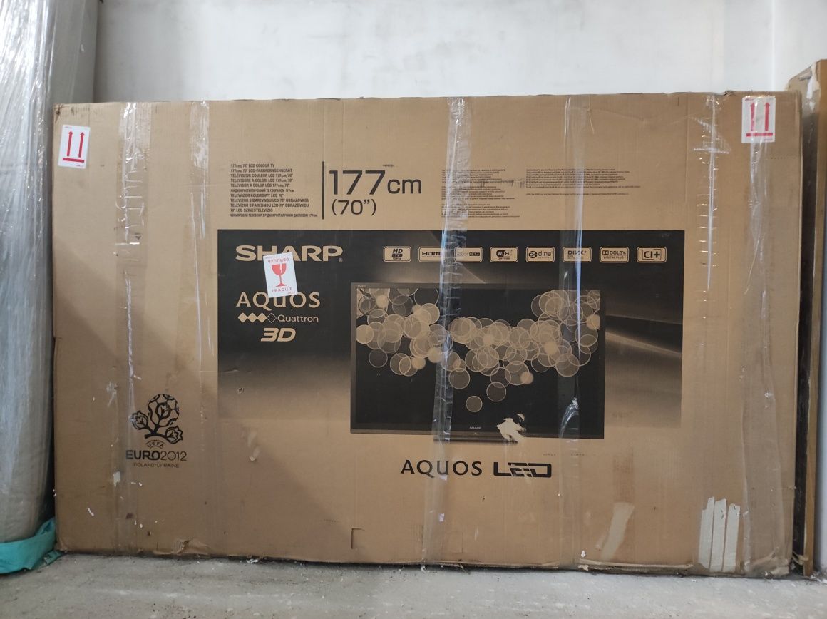 Телевизор Sharp 70 inch..
