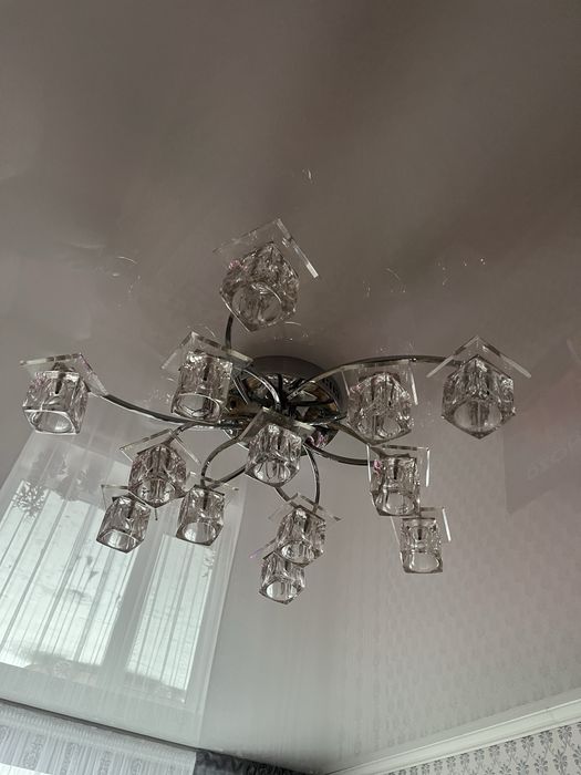 Продам люстру в хорошем состоянии