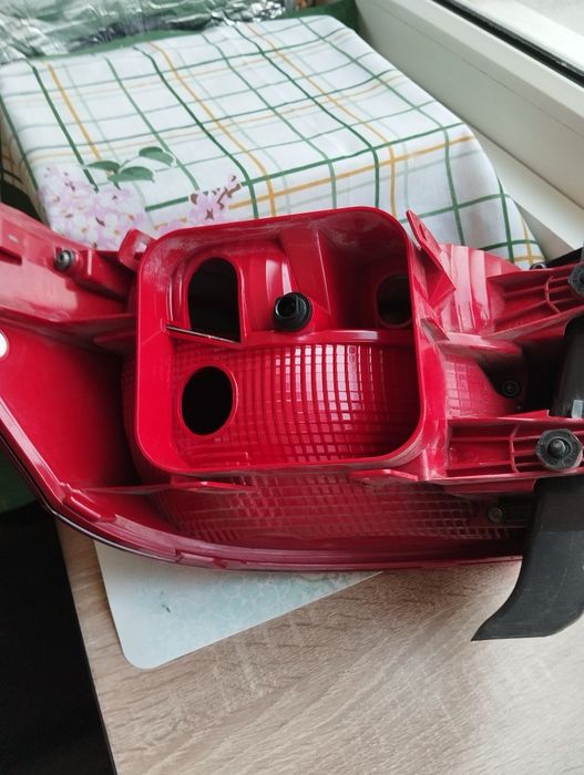 Продавам ляв стоп за Фолксваген