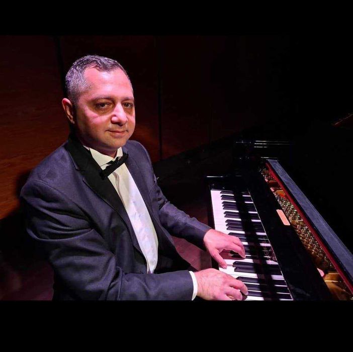 Predau pian, orga, acordeon, teorie si armonie