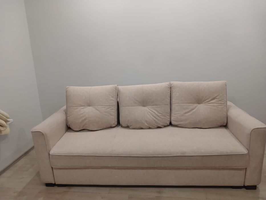 Продам диван в отличном состояний