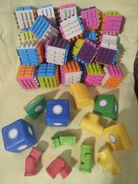 Кубики пластмассовые разноцветные