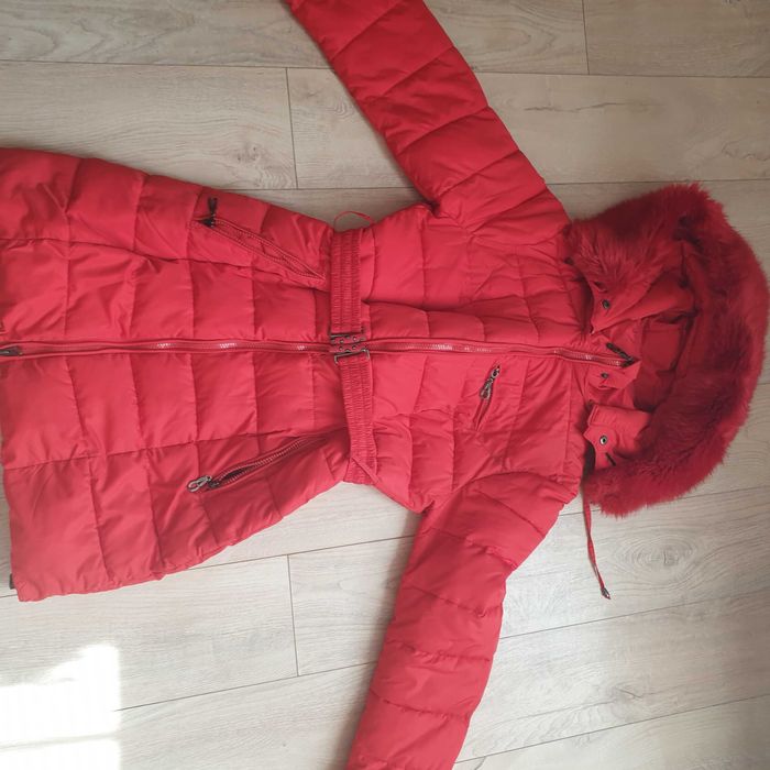 Geaca rosie de iarna