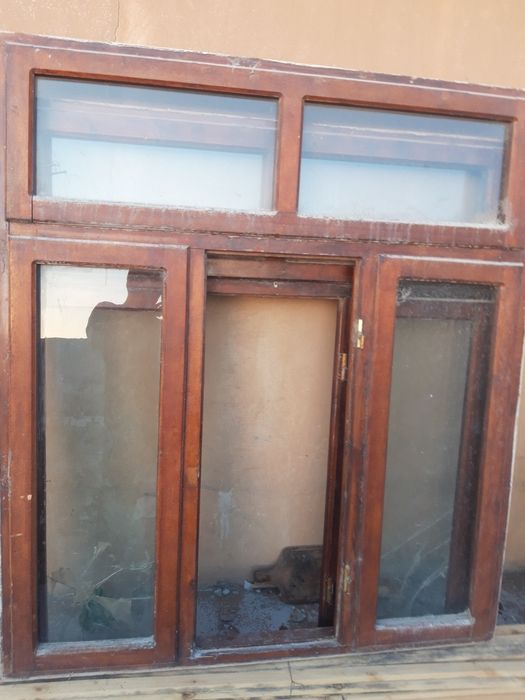 Deraza romlari sotiladi .Bo'yi 160 .Eniga 140