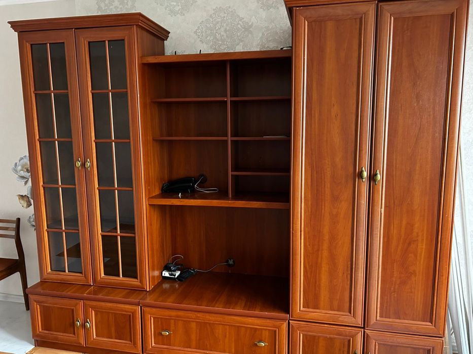 Продам прихожку за 15к и стенку за 18