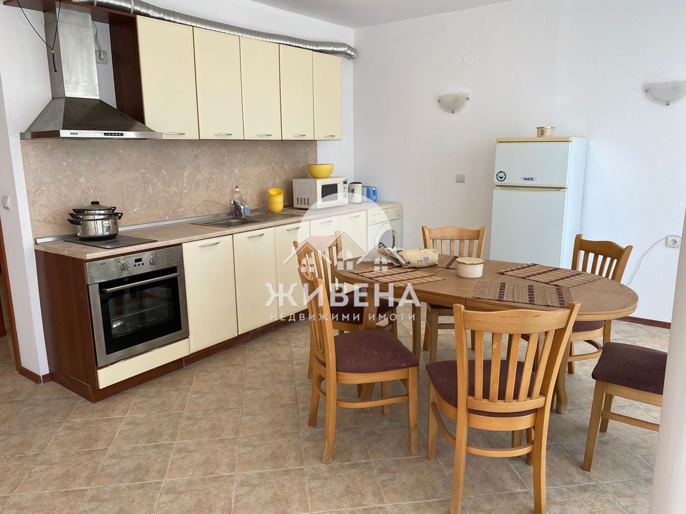 Продава 3-стаен апартамент - 120 кв.м, с.Божурец, общ. Каварна