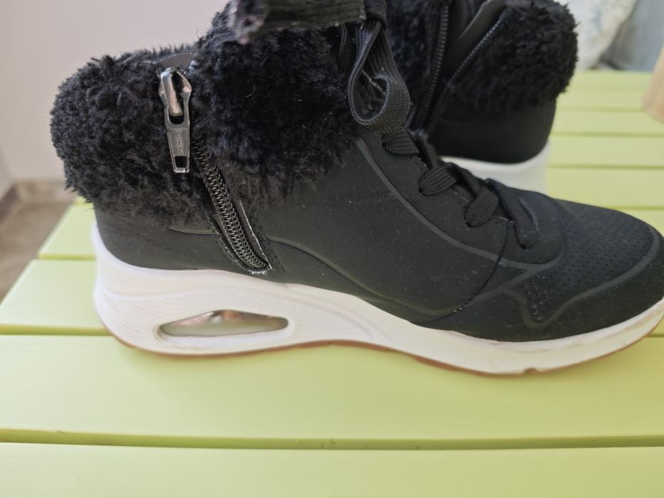 Детски зимни маратонки Skechers