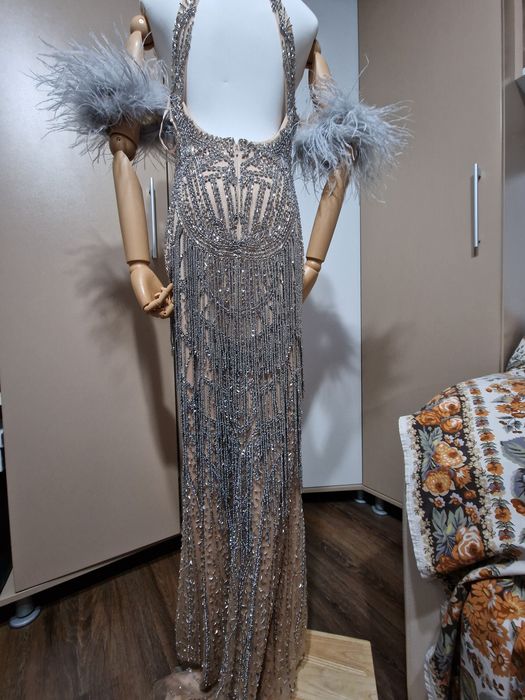 Vând rochie bijuterie