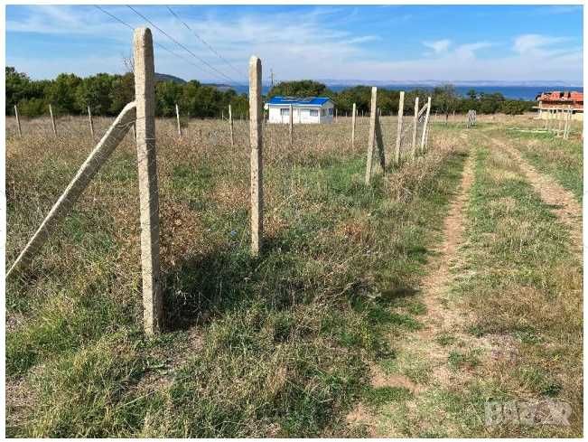 Продава парцел 400 кв.м. във вилна зона на Черноморец