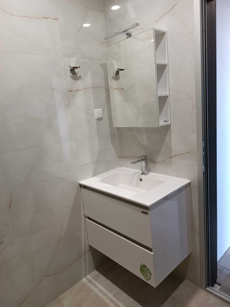 Дава се под наем Тристаен апартамент в София, Кръстова вада - 1100 кв.м за 1250 € - Снимка #10