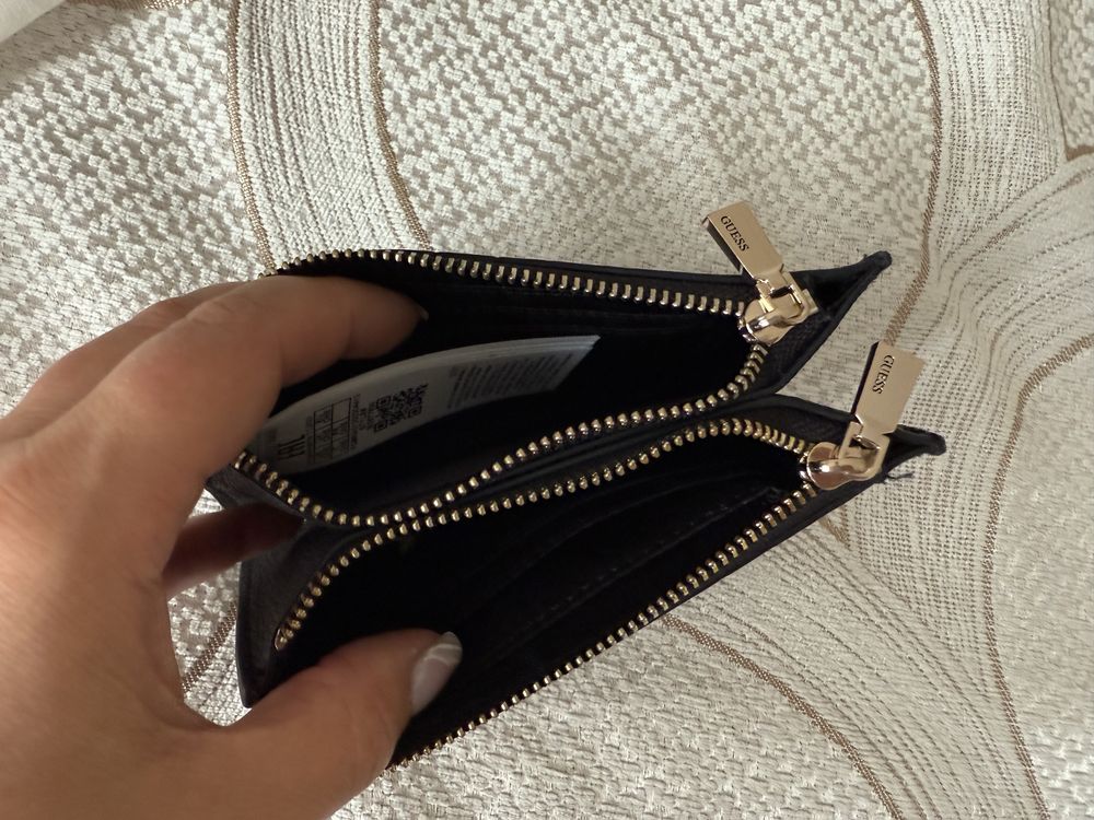 Guess малъко портмоне, michael kors