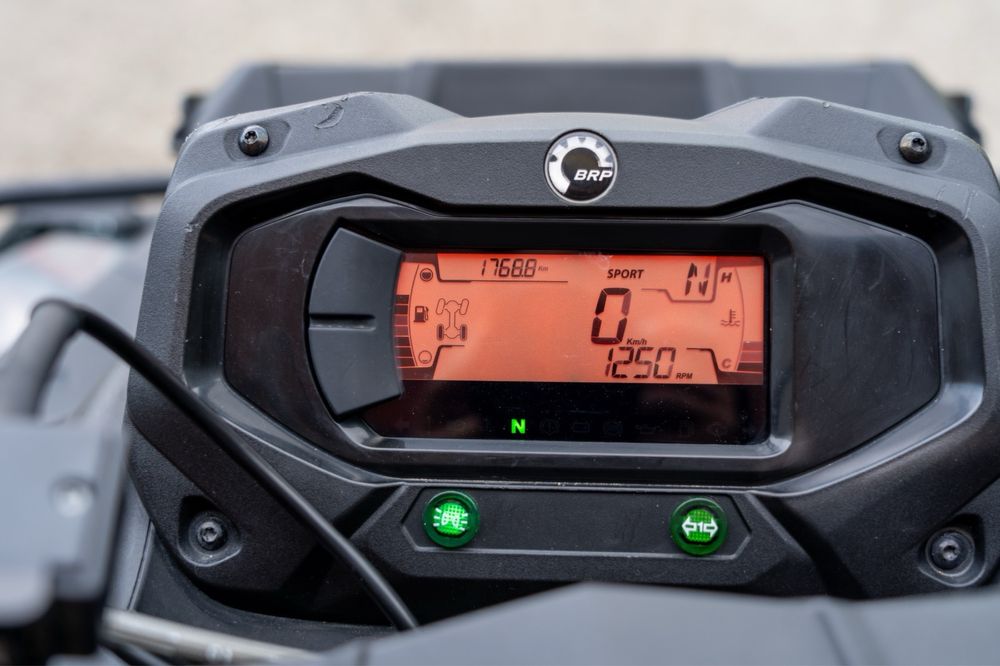 Se vinde atv can-am outlander 650 an fabricatie 2023 km 1700 stare bun