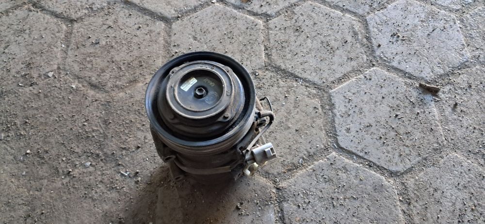 Компрессор кондиционера camry30