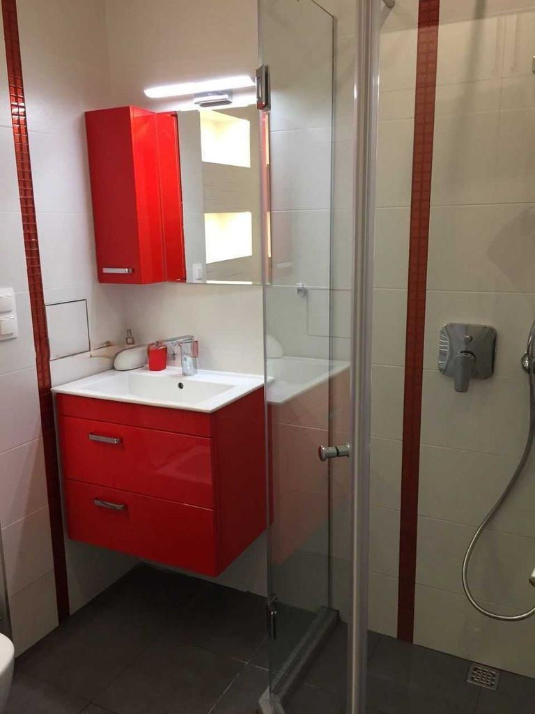Дава се под наем Двустаен апартамент в София, Кръстова вада - 65 кв.м за 700 € - Снимка #11