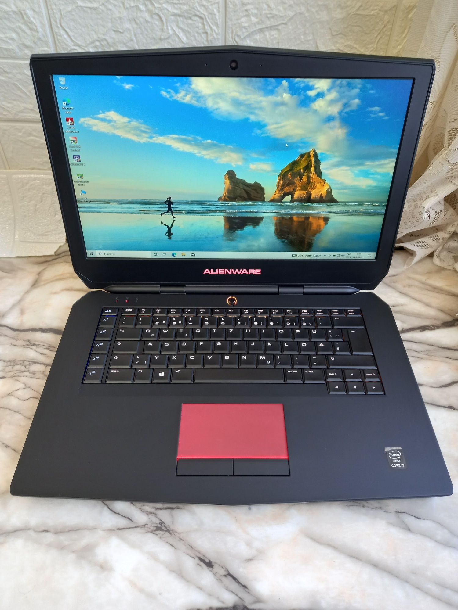 Лаптоп Dell Alienware 15 Intel Core™ i7-4710HQ 15,6 16gb AMD R9 390