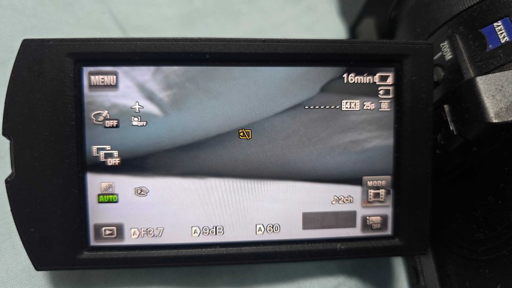 Продавам Камера Sony Ax100E 4K