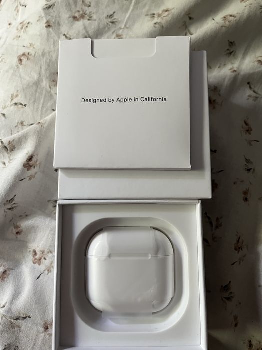 AirPods 4 Noise Cancelling