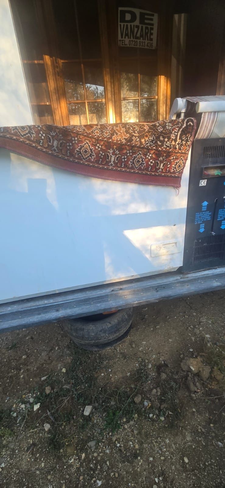 Vând congelator 500 litri