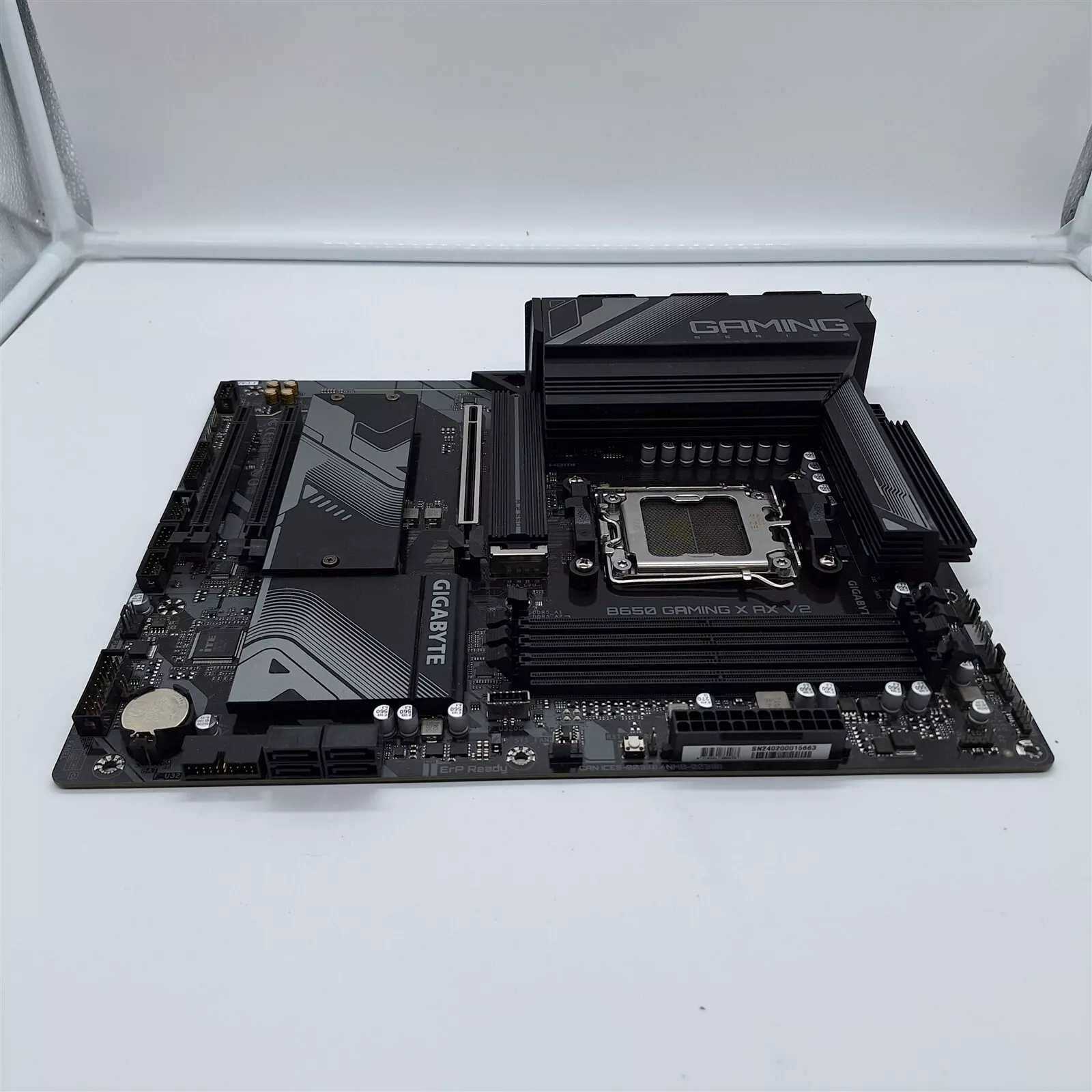 GIGABYTE X670 Gaming X AX V2 + AMD Ryzen 7 7800X3D 96MB/120W/AM5
