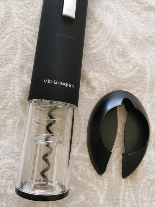 ЧИСТО НОВ електрически тирбушон Vin Bouquet