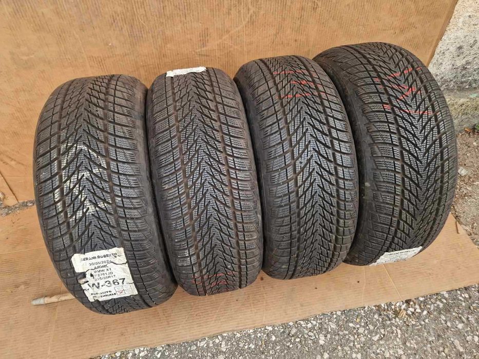 4 броя Goodyear R17 225/55
Зимни гуми 
DOT3823