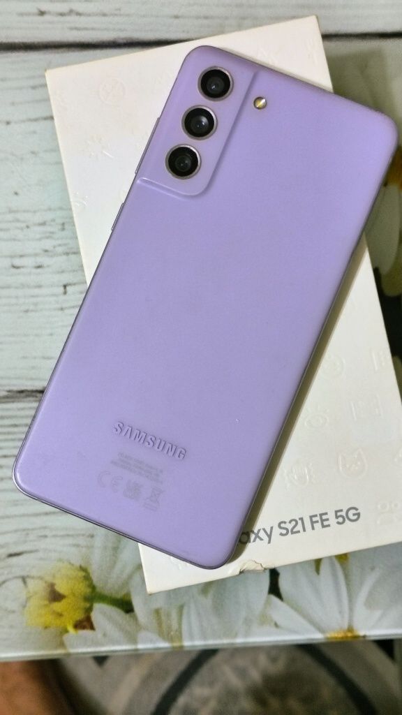 Samsung S21 FE в перфектно състояние
