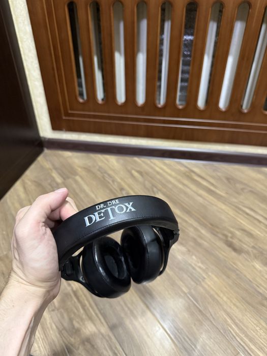 Продаются наушники Beats Pro Limited Edition (Detox)