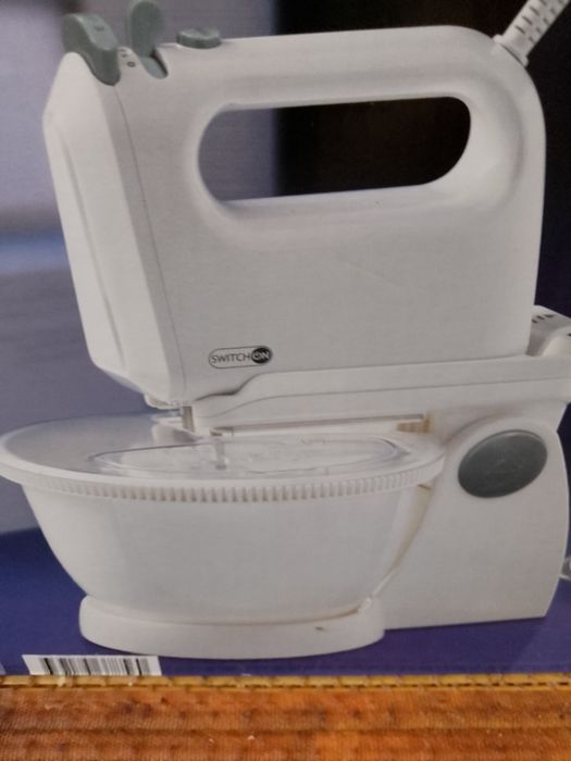 Mixer cu bol, model Switch On, pentru  amestecare si framantare