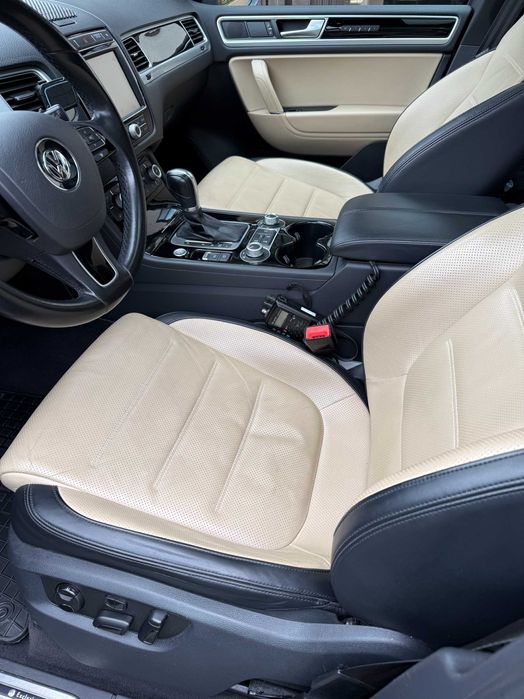 Volkswagen Touareg Exclusive R-line 3.0 TDI V6 (262 CP)  Euro 6!