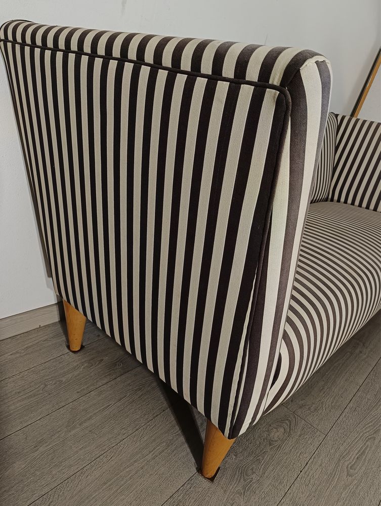Canapea Elegantă cu Dungi Verticale, Picioare din Lemn, Sofa
