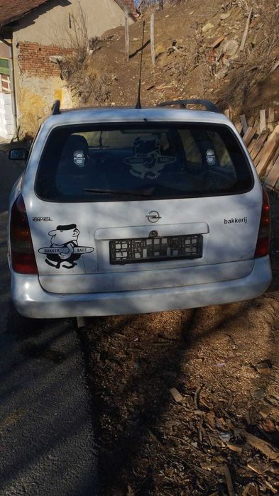 Vând 2 mașini  Opel Astra G pentru fier vechi,,dezmembrari