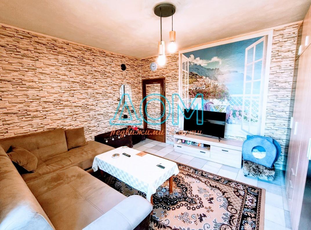 Продава се Многостаен апартамент в Бургас, Център - 92 кв.м за 2028 €/кв.м - Снимка #1