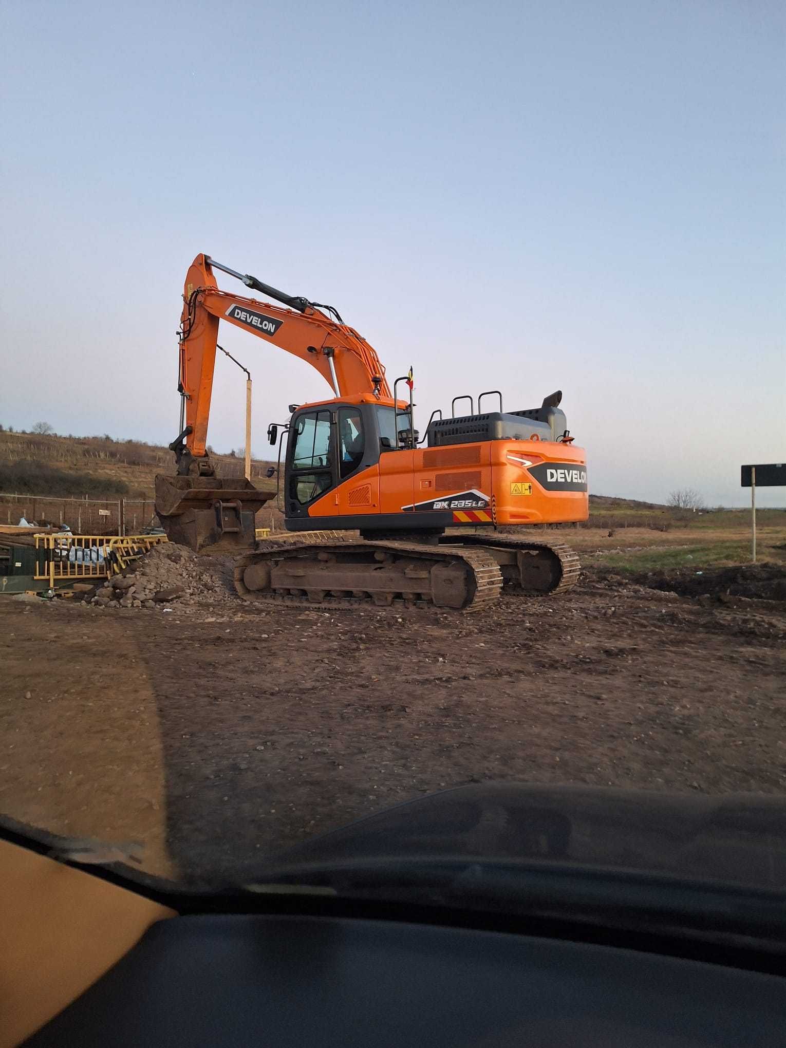 Inchirieri | Excavator, buldoexcavator, compactor, vola, greder,bobkat