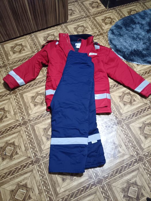 Продам спец одежду