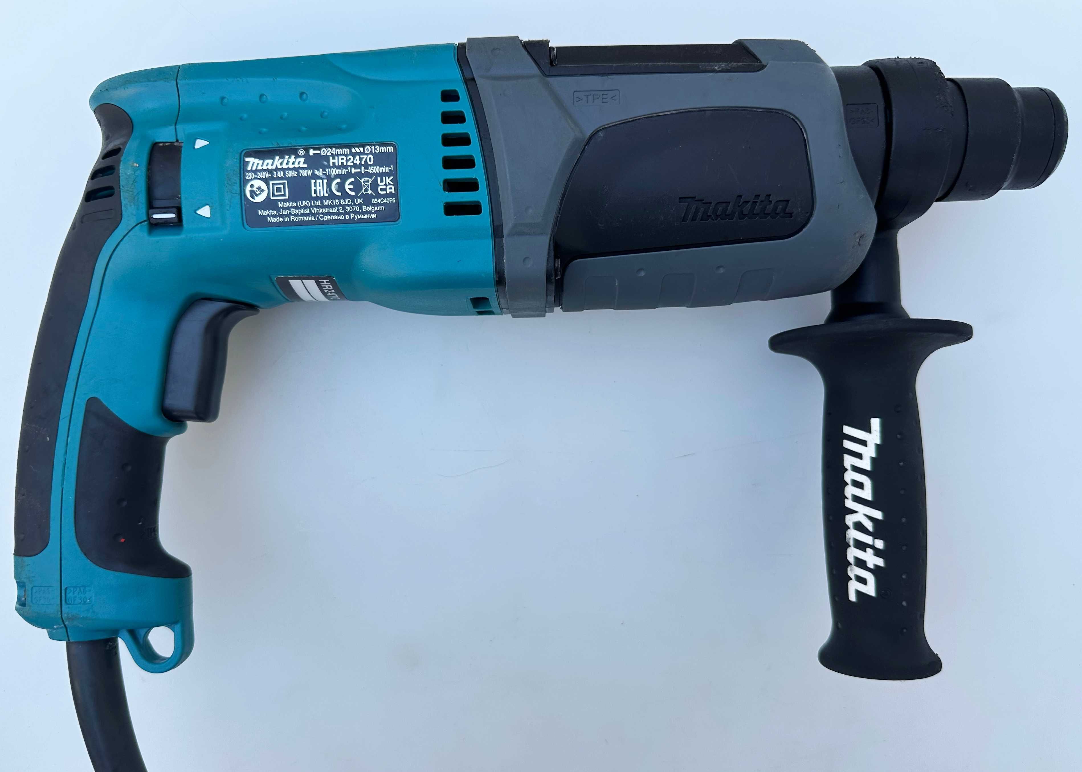 Makita HR2470 - Електрически перфоратор 780W 2.4J 2023г. като нов!