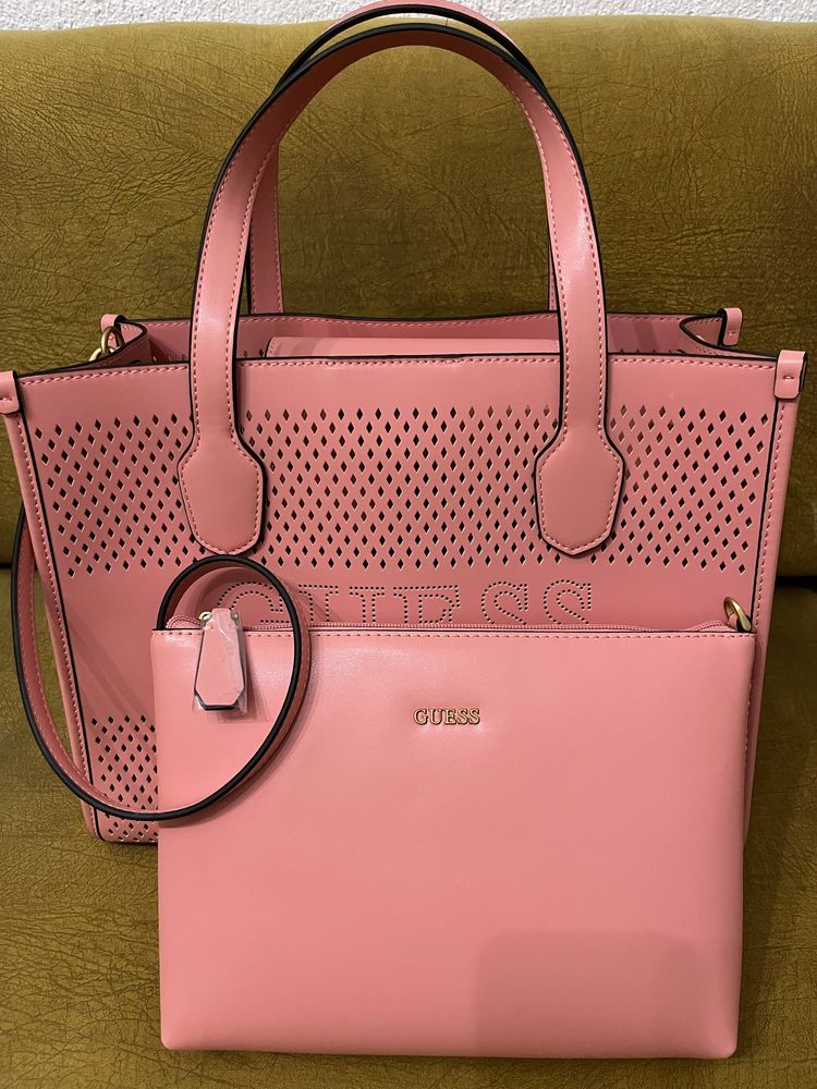 Дамска чанта Guess