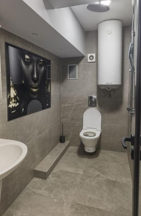 Дава се под наем Двустаен апартамент в Варна, Гръцка махала - 70 кв.м за 880 € - Снимка #5