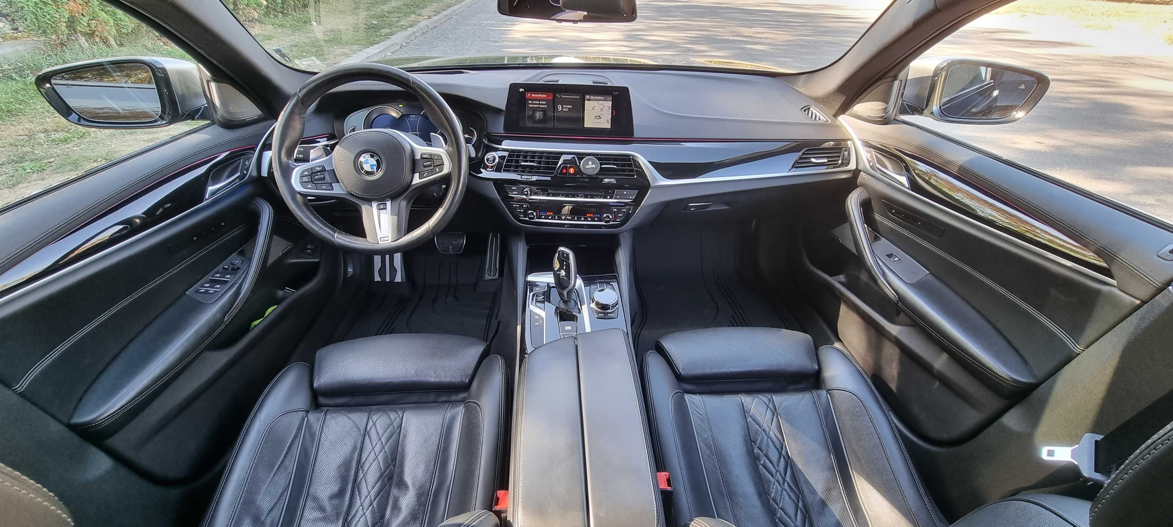 BMW 2018 M550i Xdrive 4.4L v8 462к.с.