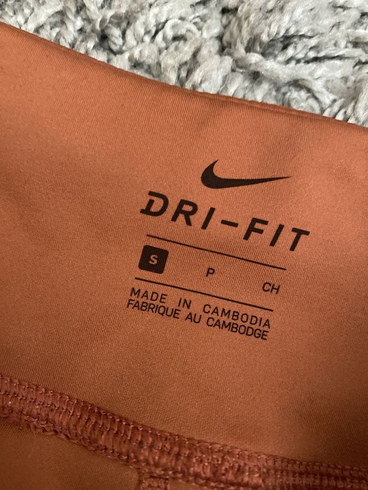 Клин Nike dri fit