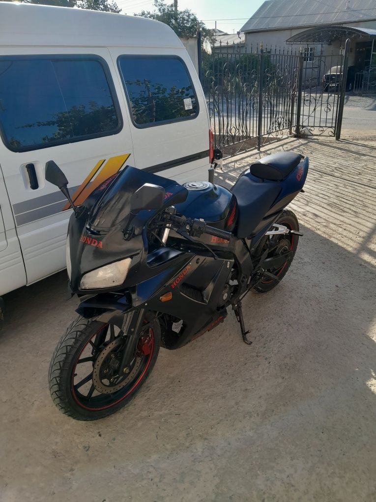 Moto sotiladi 1400 dollar ga