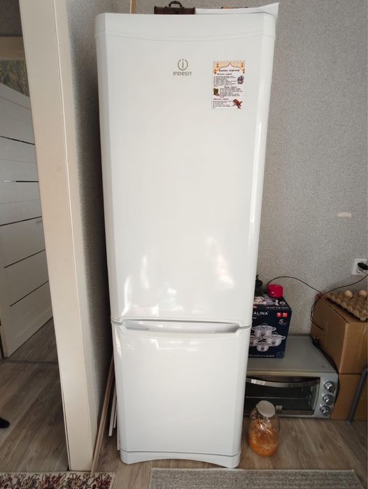 Продам холодильник