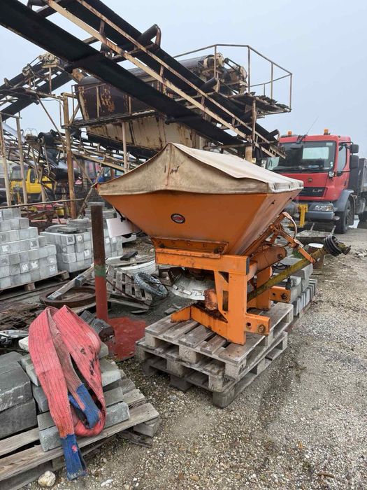 Песъкар за трактор