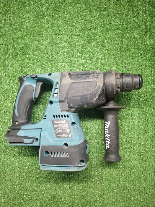 Безчетков тумбест перфоратор Makita DHR242