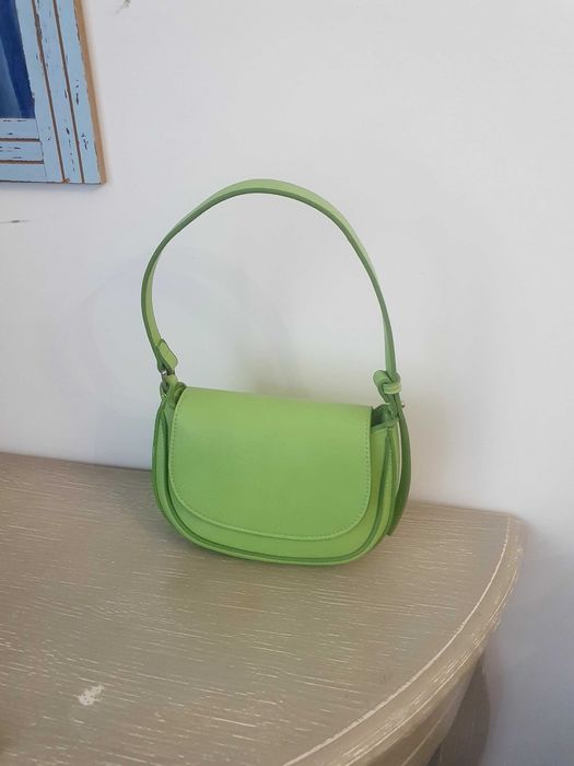 Продам женскую сумочку