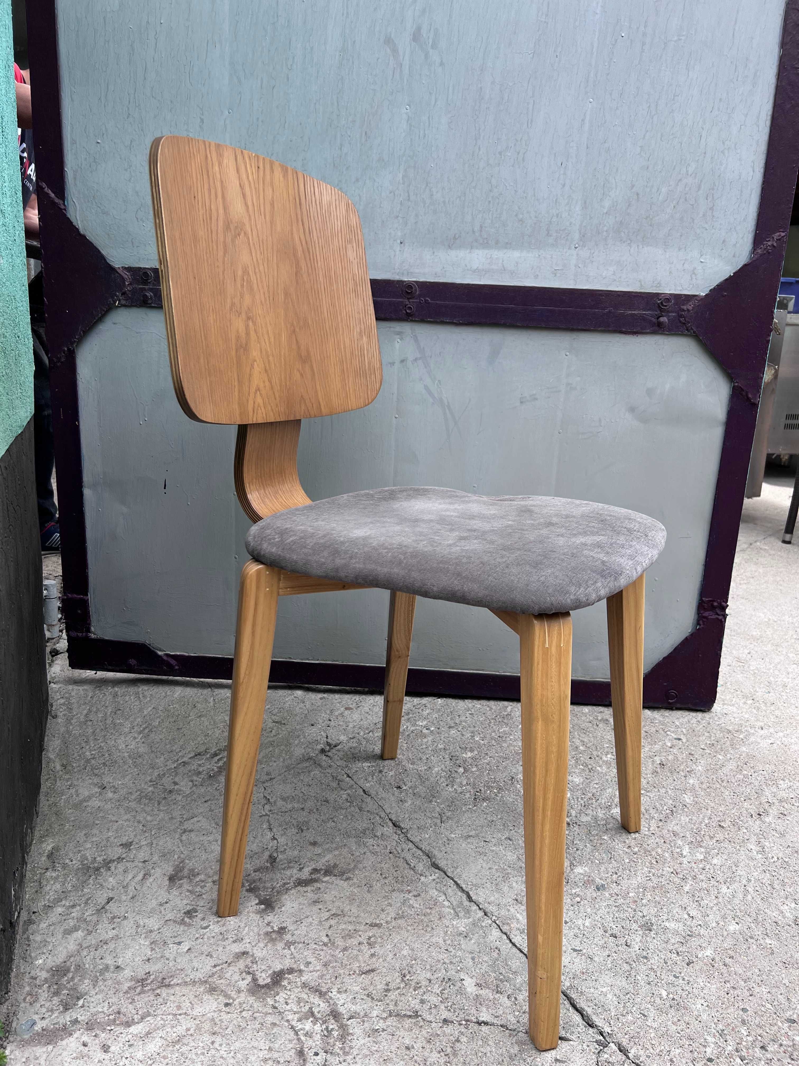 Продаю Мебель карагач (стол, стулья)