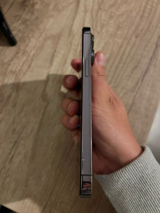 Iphone 14 pro max , 128GB ; 87% sanatatea bateriei.
