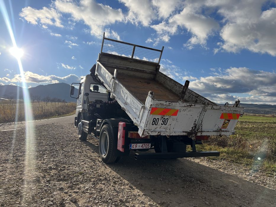 Mercedes atego basculabil cu macara