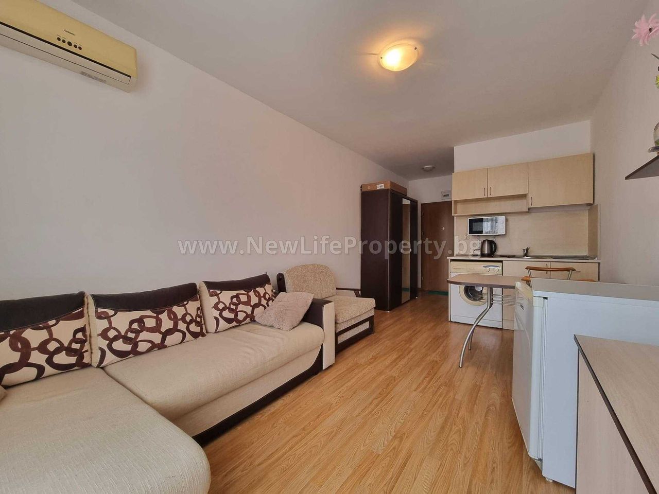 Продава се Едностаен апартамент в к.к. Слънчев бряг - 30 кв.м за 1350 €/кв.м - Снимка #3